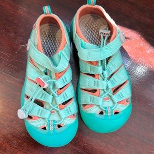 Girls Keens - EUC - size 1